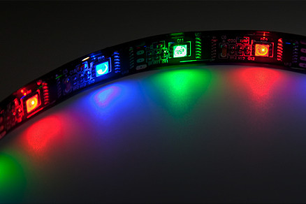 DIGITALE LED STREIFEN RGB PROGRAMMIERBARE STEUERUNG BEI UNILED